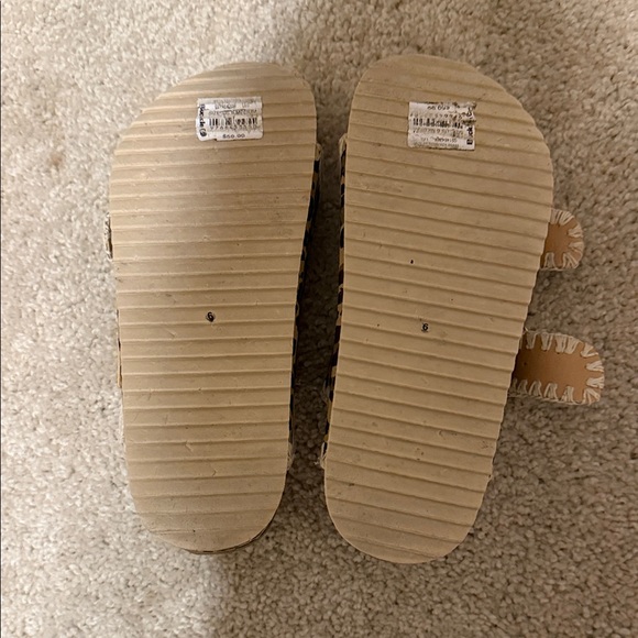 MIA Kids Leopard Buckle Sandals - Picture 3 of 4